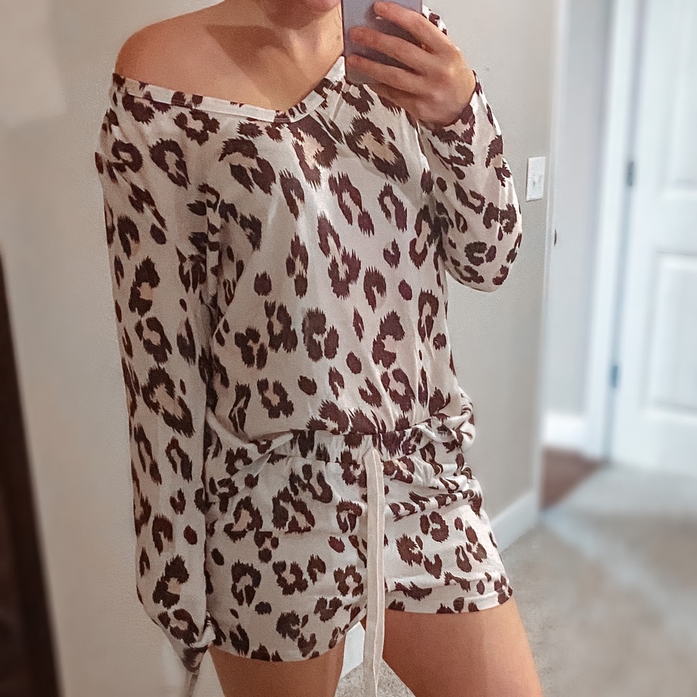 Leopard lounge set🐆 - Picture 2 of 5